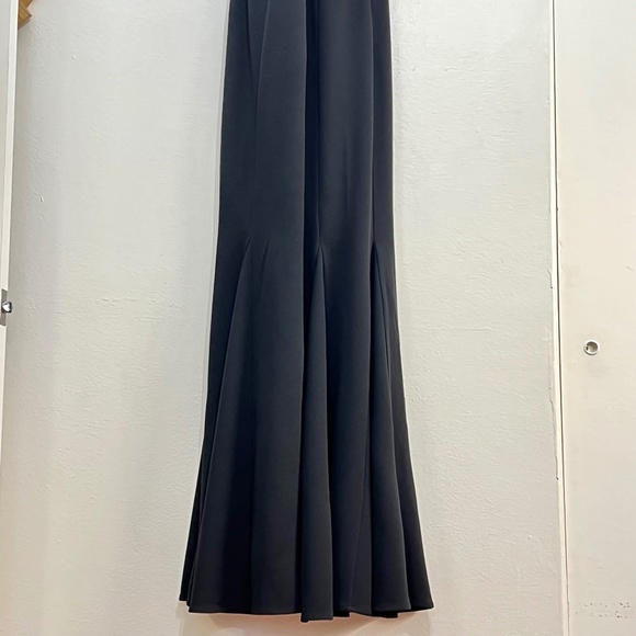 Dress the Population Ellis One Shoulder Asymmetric Keyhole Crepe Dress - Picture 4 of 11